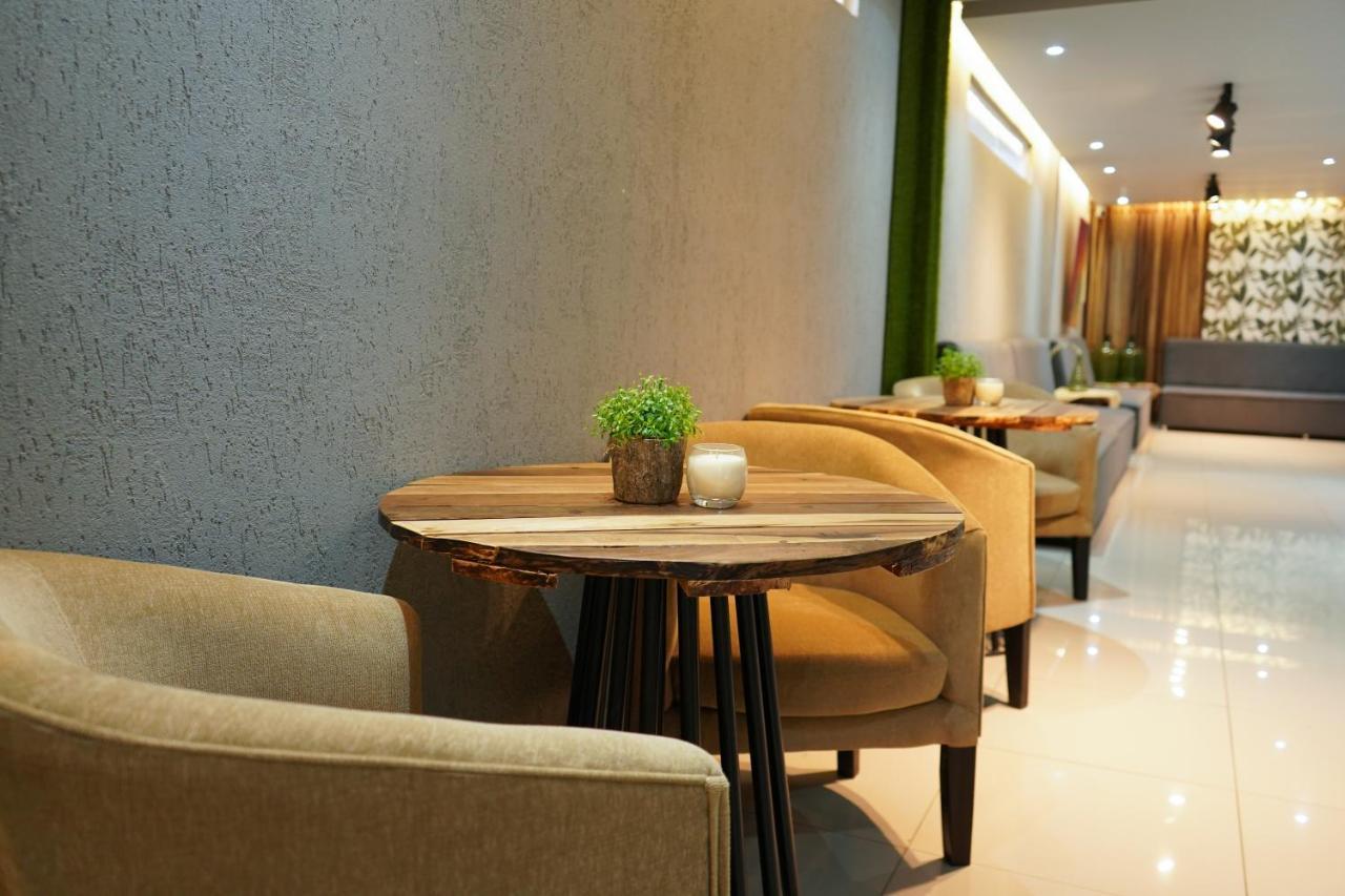 Hotel City Posadas Kültér fotó